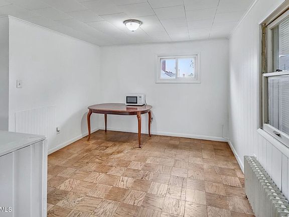 4th image of 1014 Washington Ave #2
