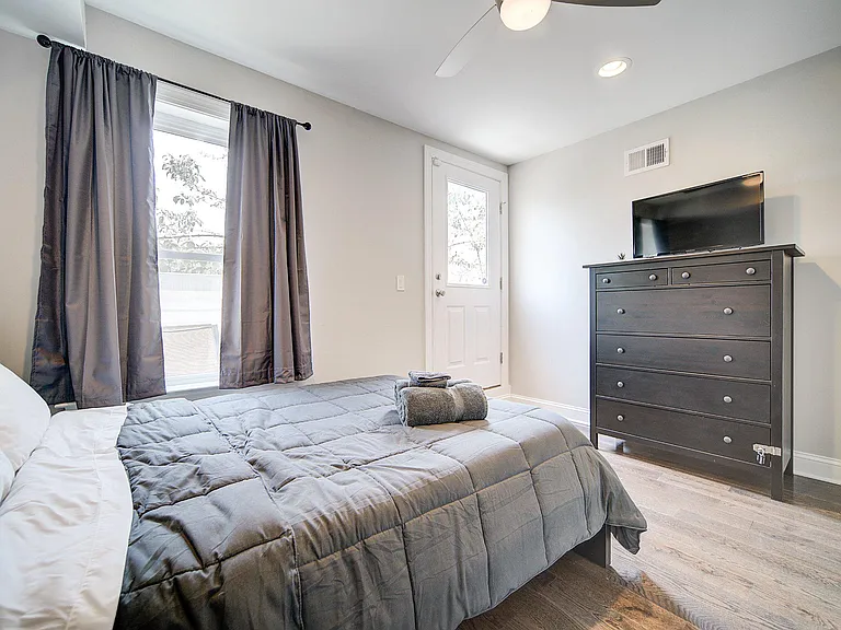 1513 S Lambert St — Photo 13
