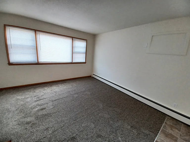 4707 University Ave NE — Photo 11