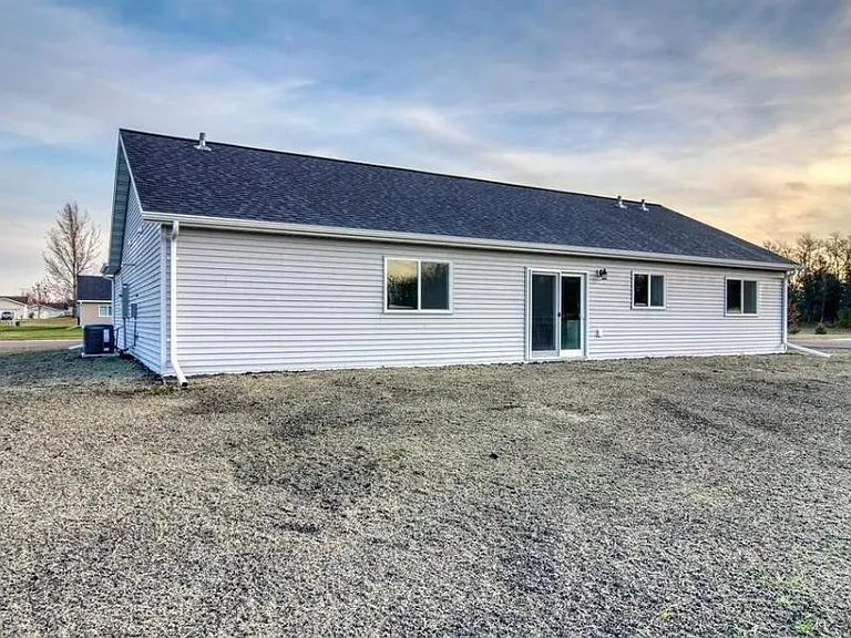 706 Prairiewind Ave — Photo 2