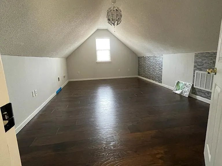103 Lantana Ct — Photo 17
