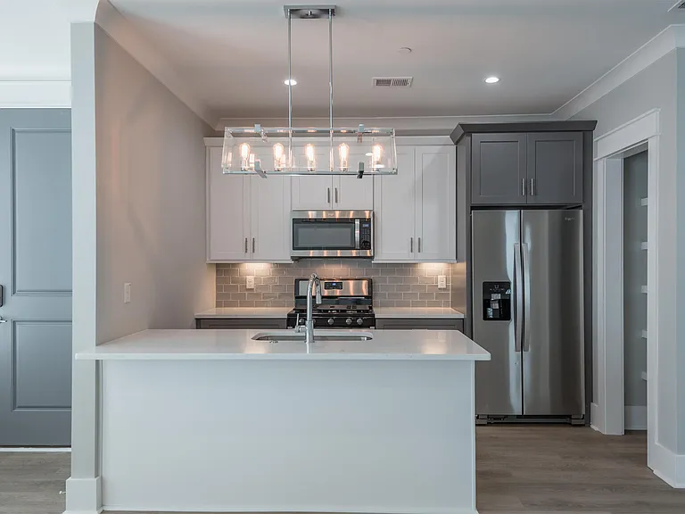 8 Sanctuary Ct — Photo 1