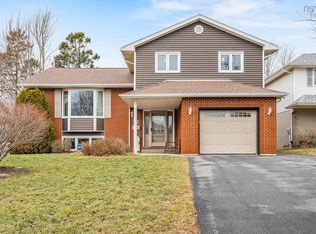 12 Amberwood Ct, Halifax, NS B3M 3X7