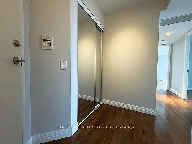 28 Harrison Garden Blvd #2005 — Photo 8