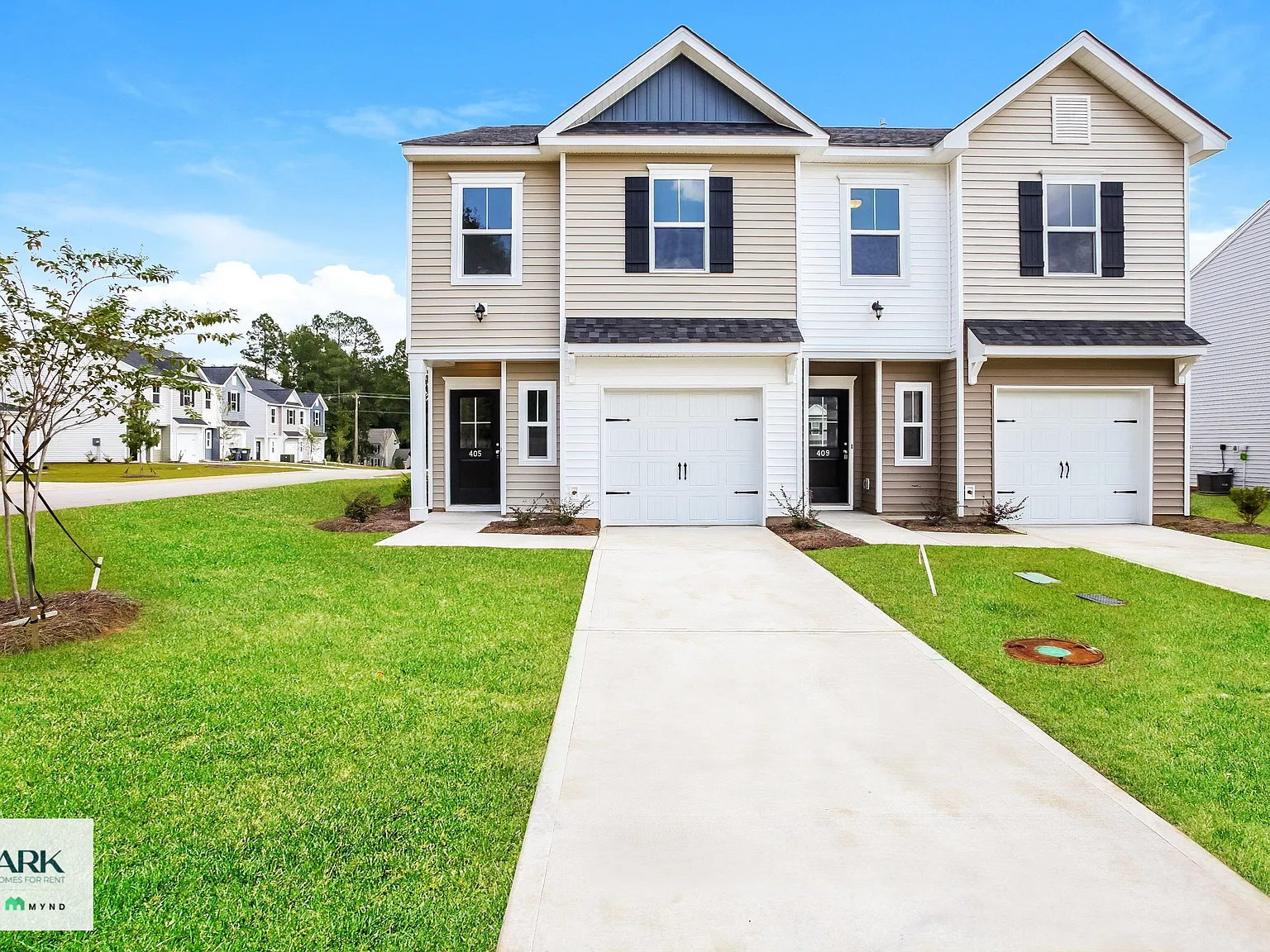 3 bed, 2.5 bath, 1350 sqft, $1,647 — Photo 1