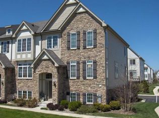 273 Fitzgerald Cir, Carol Stream, IL 60188