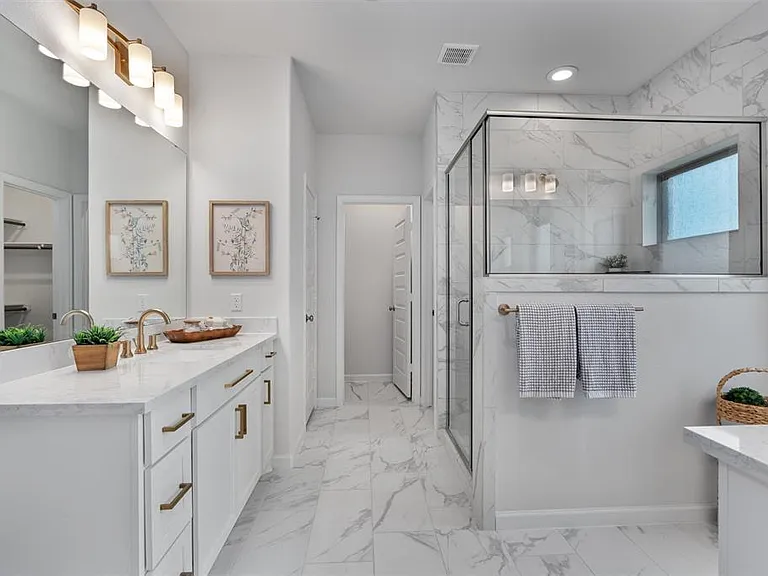 2437 Burberry Ln — Photo 17