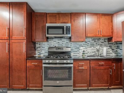 2438 Nicholas St, Philadelphia, PA, 19121