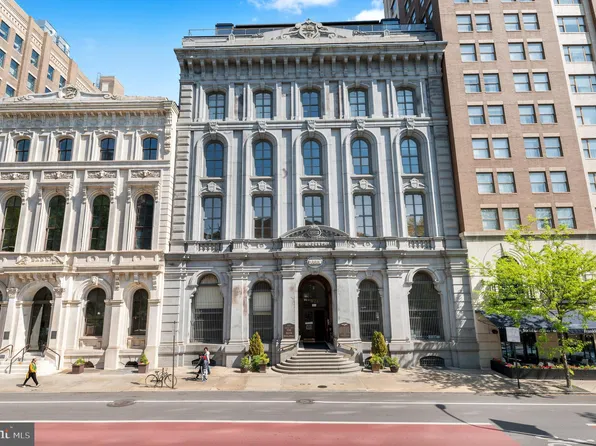 421 Chestnut St APT 404, Philadelphia, PA 19106