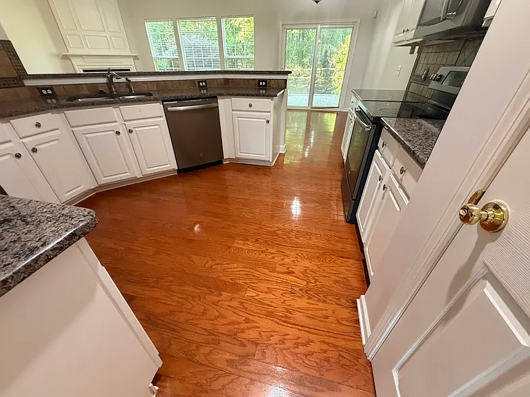 12019 Humboldt Dr — Photo 13