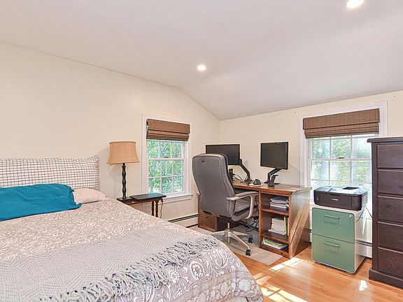 4th image of 8 Donald Rd