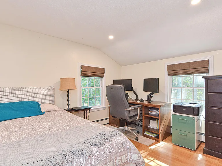 8 Donald Rd — Photo 4