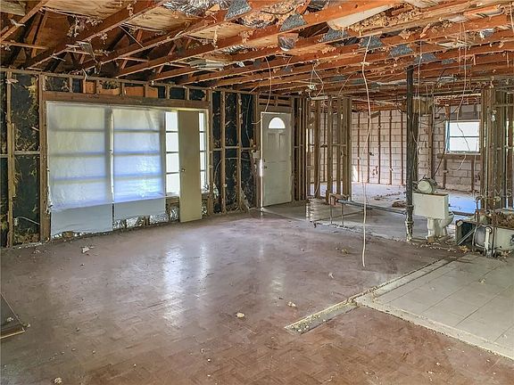 4th image of 11314 Carrollwood Dr