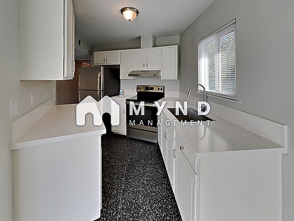5th image of 2312 Theresa Ave