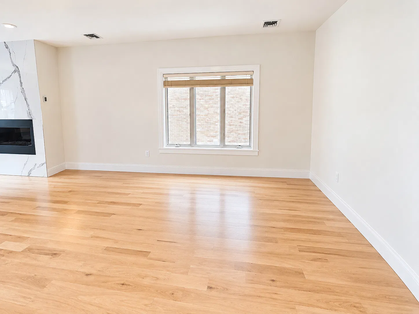 4 bed, 3.5 bath, 3000 sqft, $6,800 — Photo 3