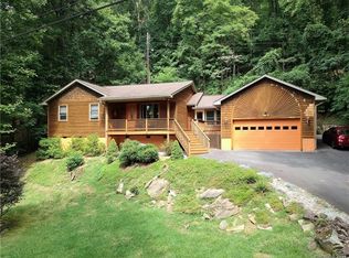 38 Sleepy Hollow Dr, Maggie Valley, NC 28751