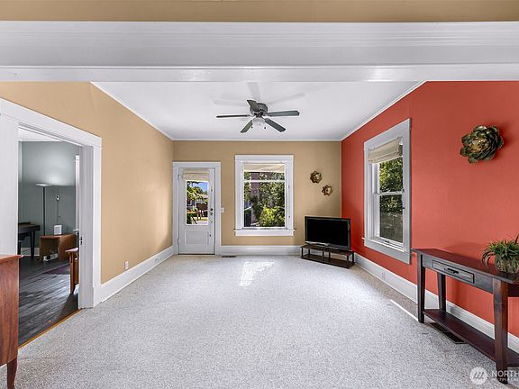 4th image of 2625 Patton Street