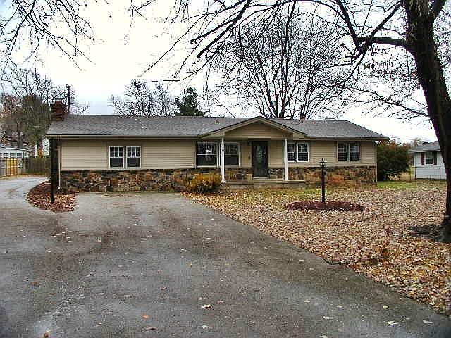1st image of 202 Lynne Dr