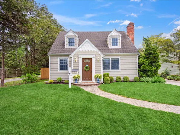67 Snedecor Avenue, Bayport, NY 11705