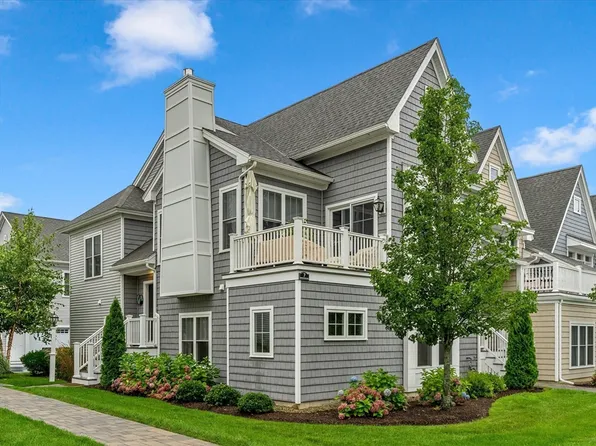 7 Sunflower Way, Plymouth, MA 02360