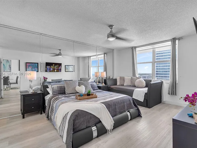 3725 Ocean Dr #Penthouse 03 — Photo 16
