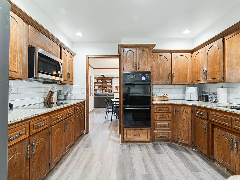 3121 Kent Dr — Photo 18