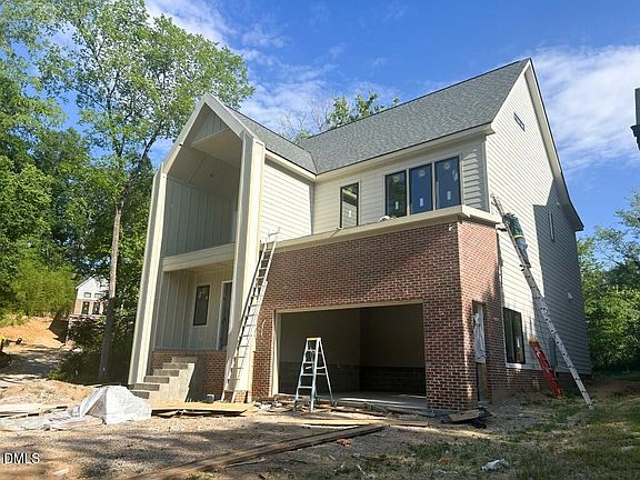 2nd image of 1003 Phoenix Pl