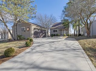 1554 Beacon Woods Ct, Ballwin, MO