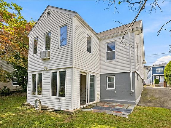 3rd image of 476 East Ave