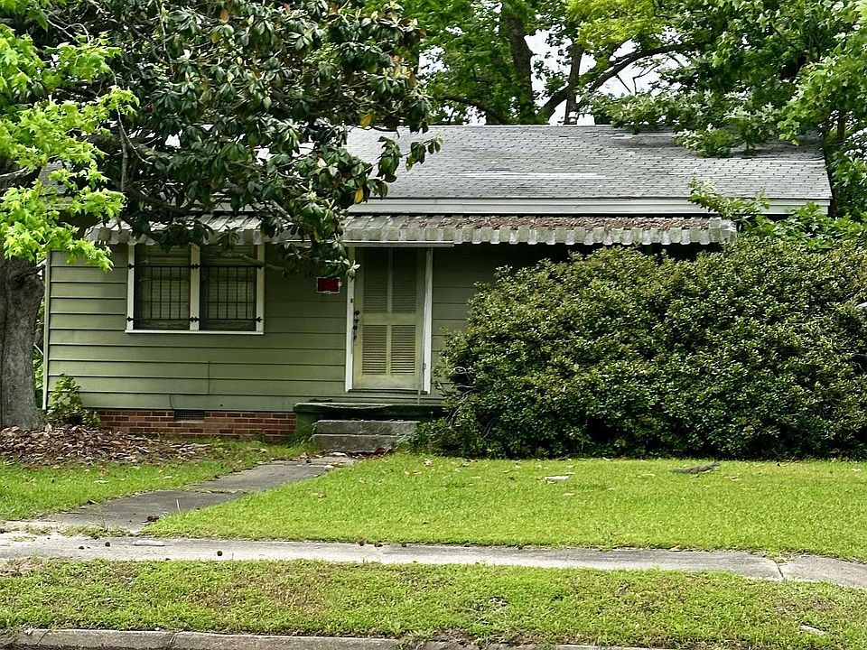 1st image of 1615 W 24th Ave