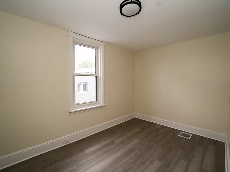 407 S Claymont St — Photo 7