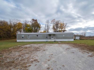 409 W County Line Rd, Wolcottville, IN, 46795