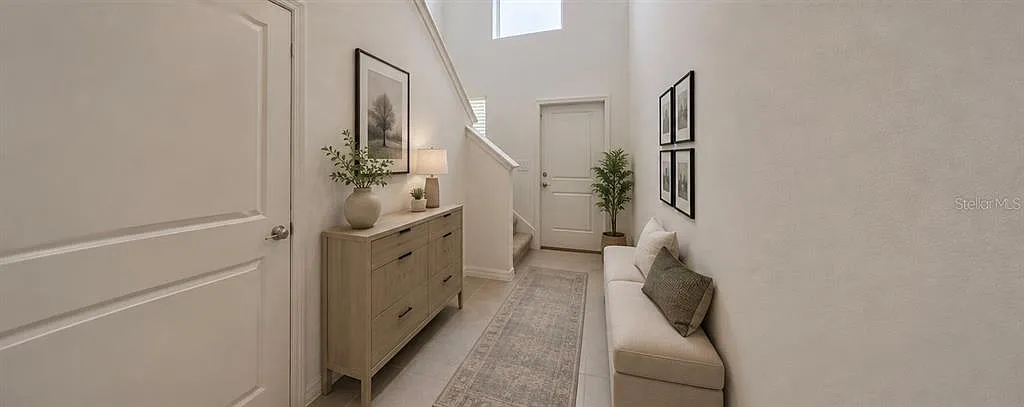 5 bed, 2.5 bath, 2326 sqft, $2,450 — Photo 3