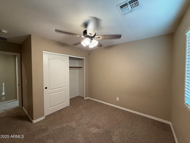 4050 E Oakland St — Photo 18