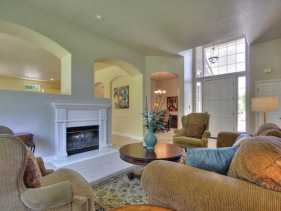 5th image of 19090 Ravenswood Ct