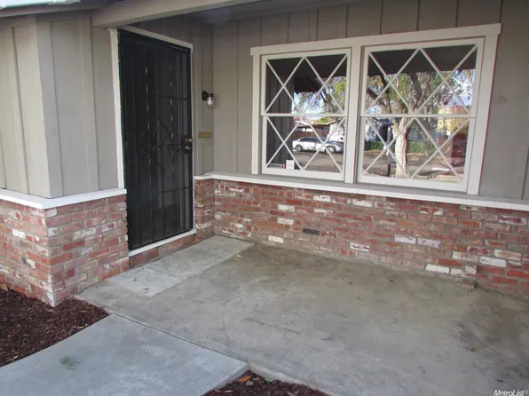 113 S 6th St, Patterson, CA 95363