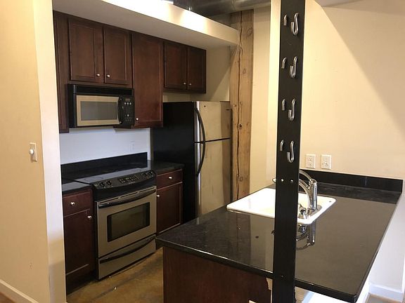 2nd image of 815 Porter St APT 103