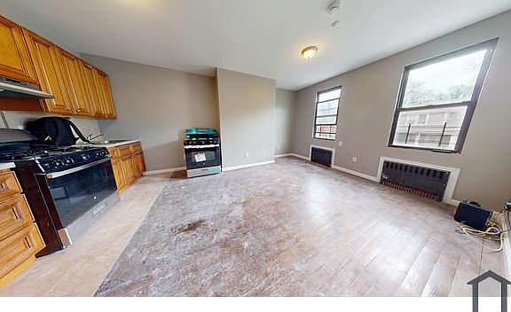 5th image of 99 Wright St Floor 3