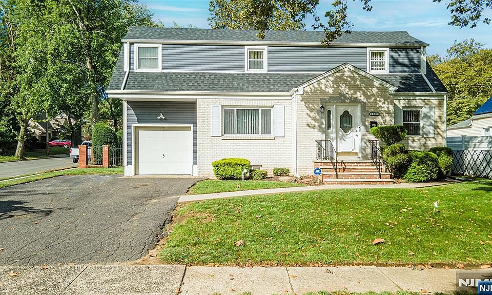 1st image of 1806 Rensselaer Rd