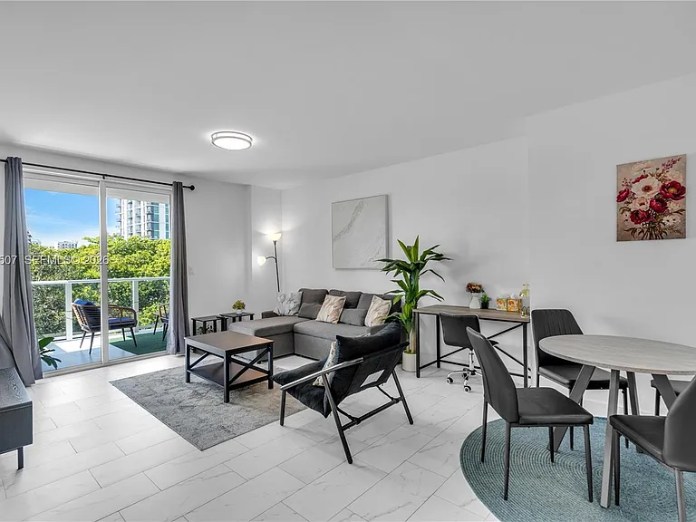 1850 Monroe St #401 — Photo 6