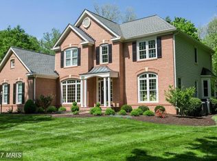 1709B Drewlaine Dr, Vienna, VA 22182