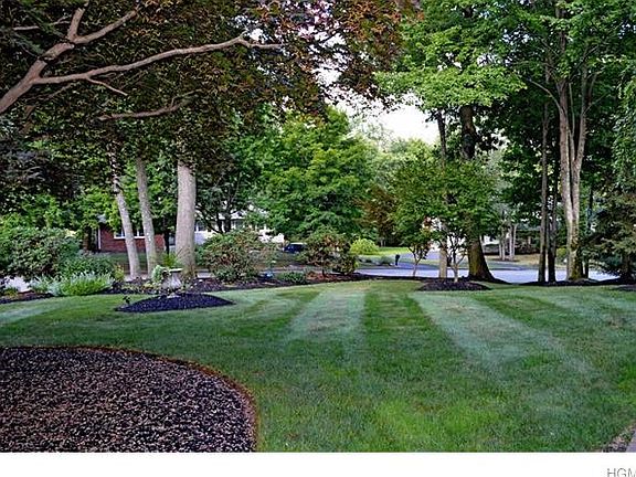 2nd image of 8 Vermeer Ct