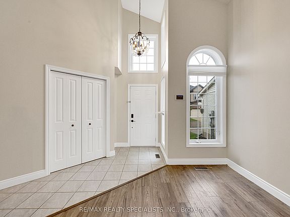 5th image of 3270 Singleton Ave #18