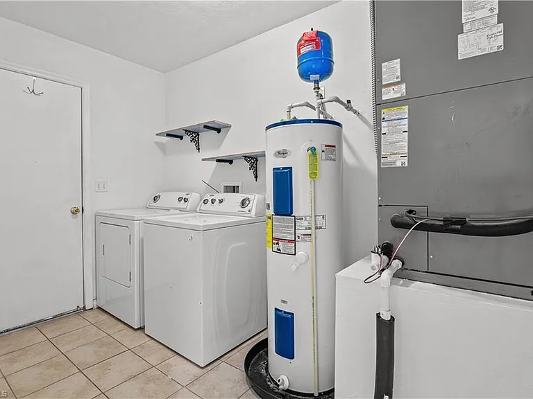 612 Santa Barbara Blvd — Photo 30