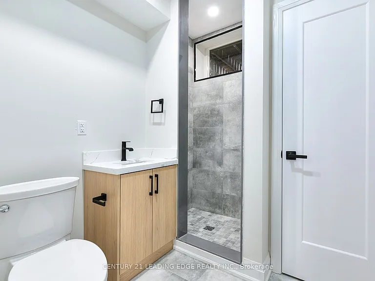 53 Boon Ave #LOWER — Photo 12