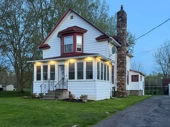2646 New Rd, Ransomville, NY 14131