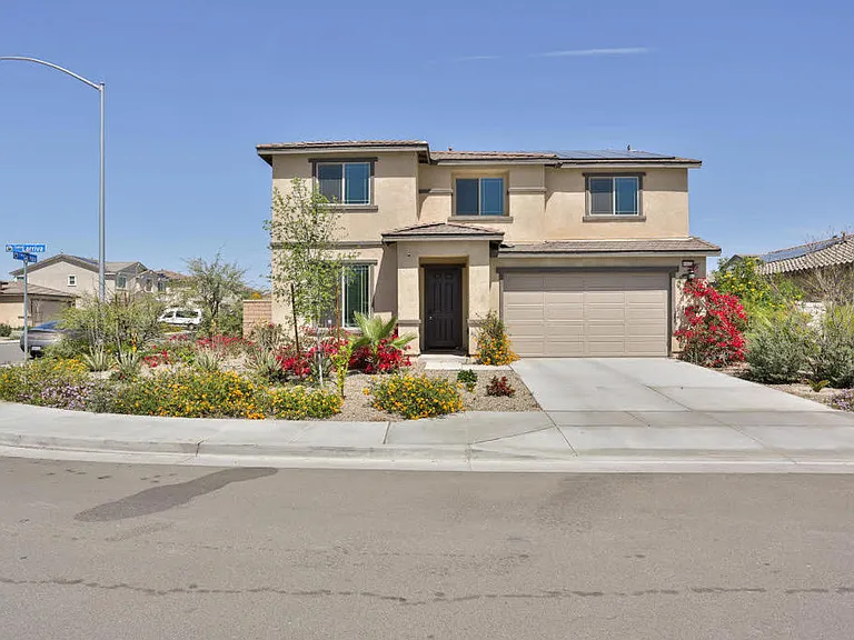 84422 Calle Larriva — Photo 1