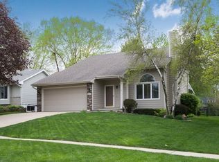 3004 Boulder Dr, West Des Moines, IA 50265