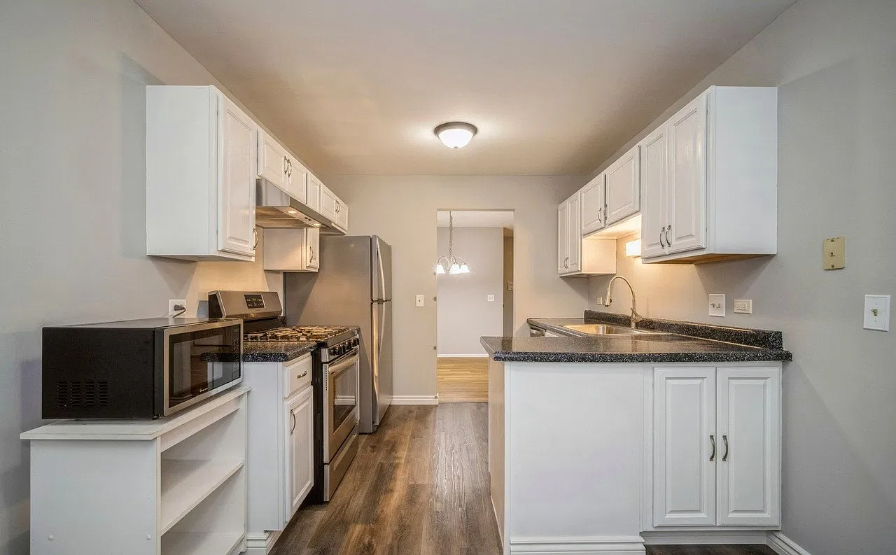 3 bed, 1600 sqft, $2,600 — Photo 3