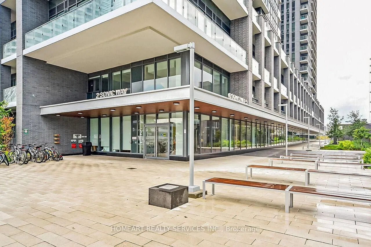 Sonic Condos — Photo 2